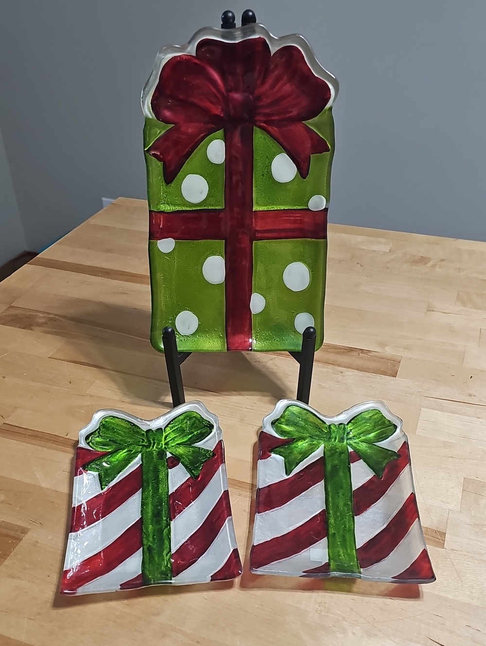 ​Set of 3 Christmas Wrapped Present Glass Serving Platters Trays​